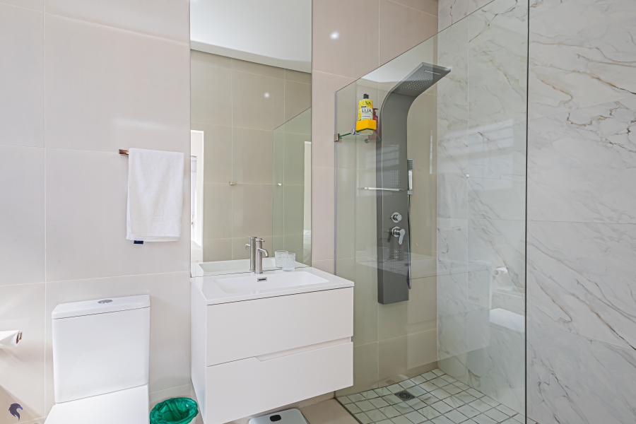 6 Bedroom Property for Sale in Country Club Western Cape